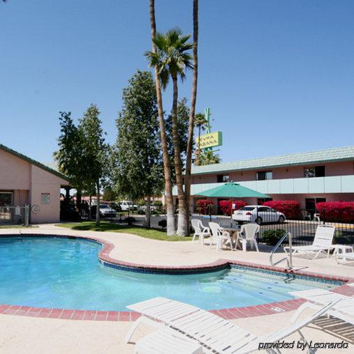 Econo Lodge Inn & Suites Yuma I-8 Facilities photo