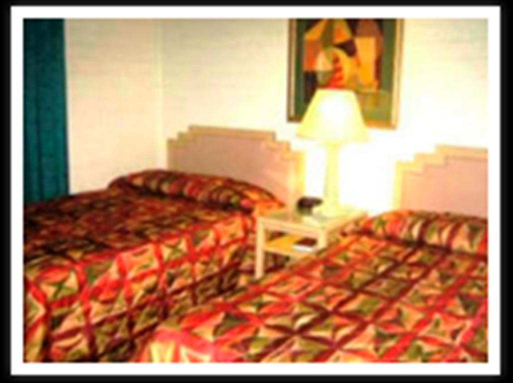 Econo Lodge Inn & Suites Yuma I-8 Room photo